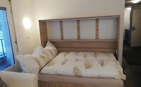 Agrimonia - Moebilierte Ferienwohnung Mit Balkon